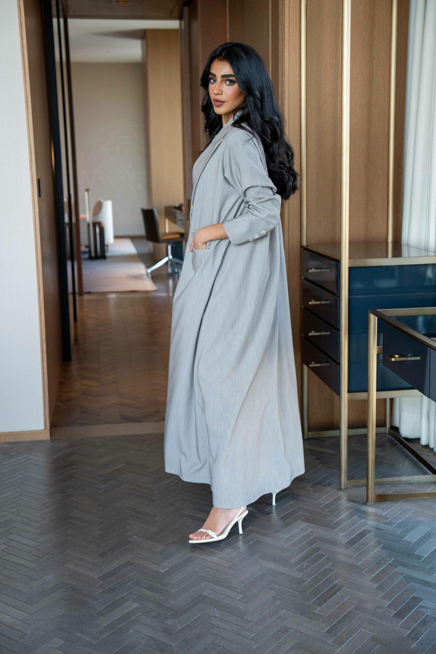 Crepe blazer abaya, Light grey