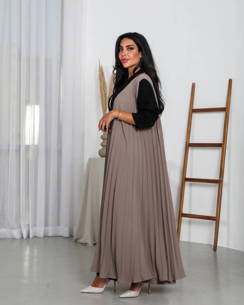 Pleated Abaya with matching pants and Shyla