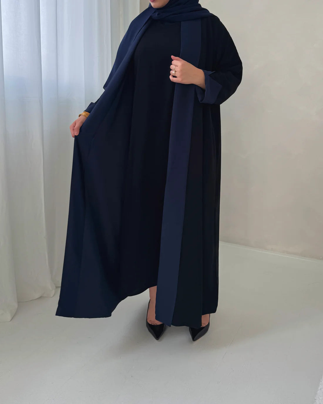 Nada Reversible Abaya - Black and Blue